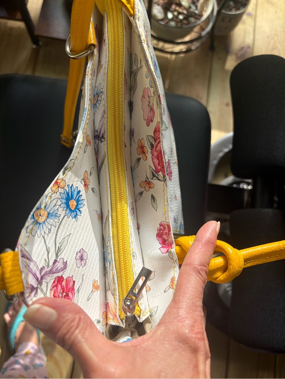 White Floral Shoulder Bag with Yellow Handles - Picture 6 of 15